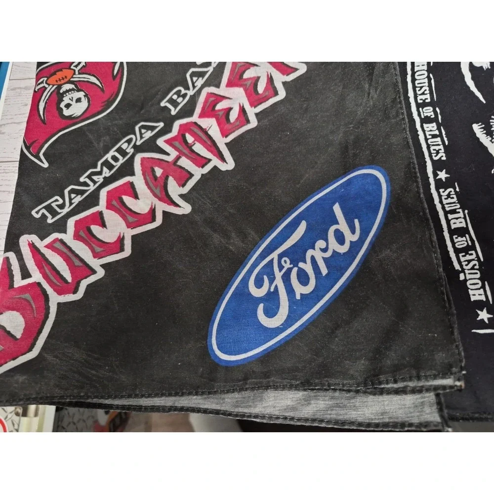 Lot Of 2 Bandanas House Of Blues And Tampa Bay Buccaneers Scarfs